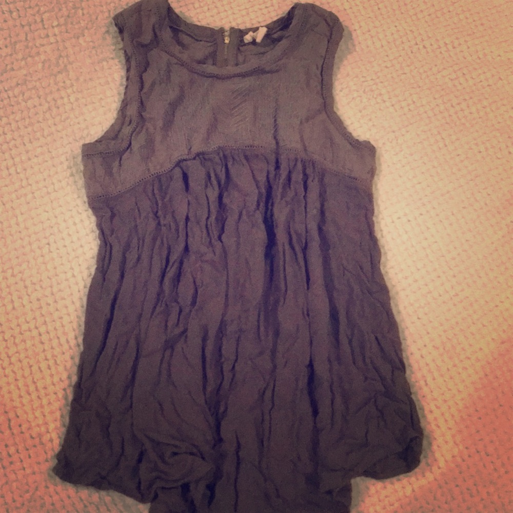 Olive colored sleeveless flowy shirt by Japna